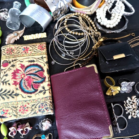 Junk Drawer Jewelry Lot – Assorted Vintage & Costume Pins Bracelets Necklaces - Picture 4 of 10